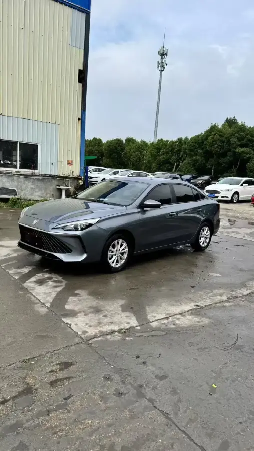 2023 Roewe i5 1.5L 129HP L4 5MT