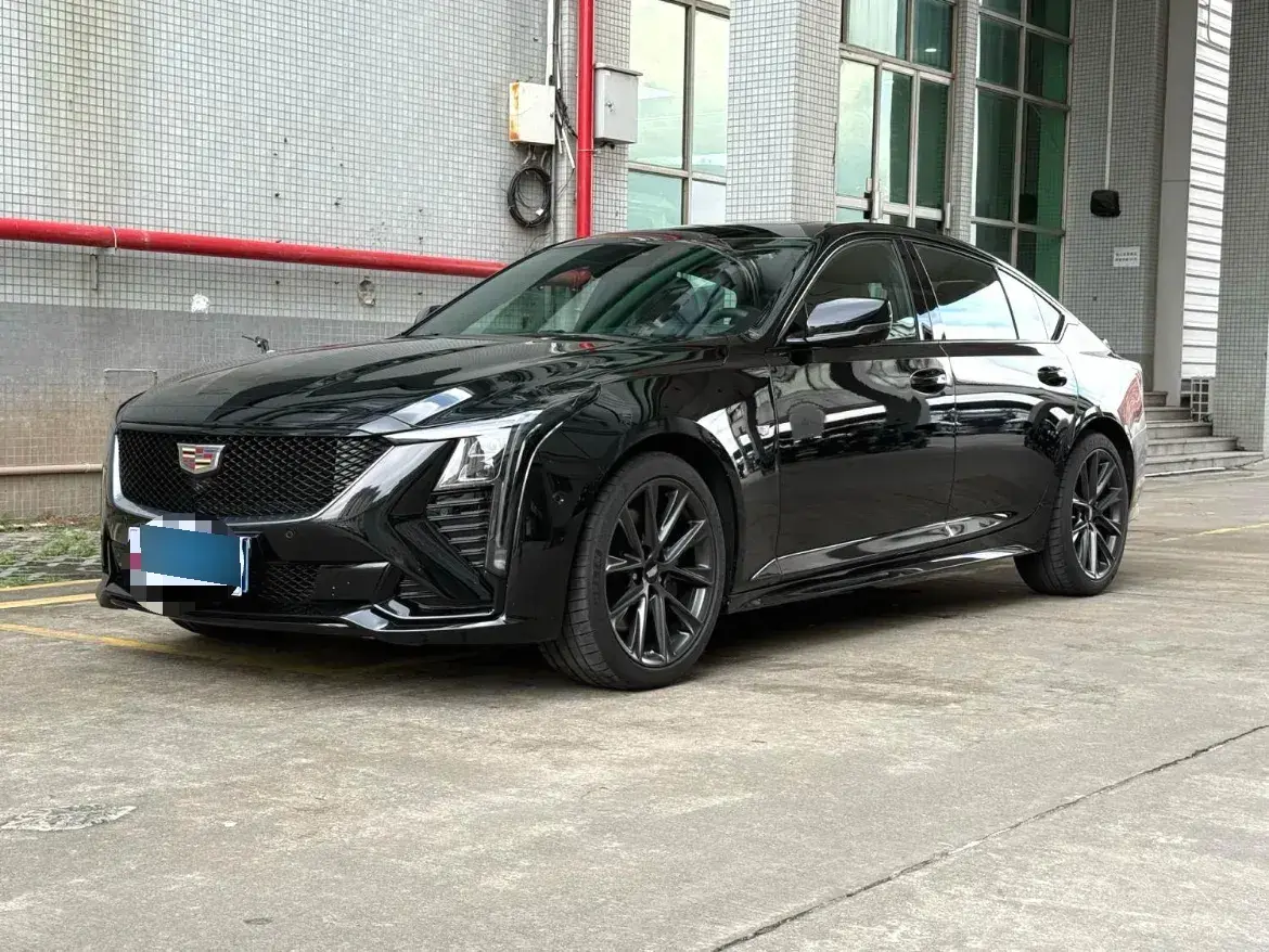 2023 Cadillac CT5 2.0T 237HP L4 10AT