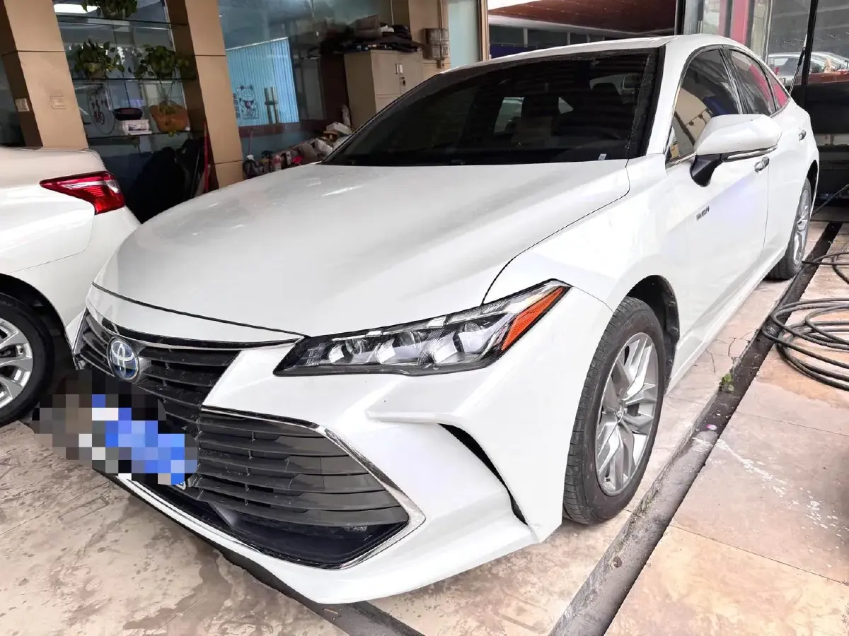 2019 Toyota Avalon 2.5L 178HP L4 E-CVT Hybrid