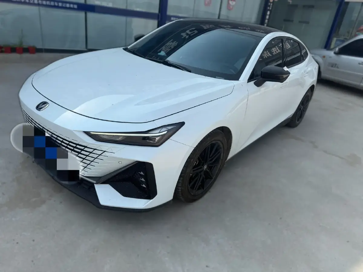 2022 ChangAn UNI-V 1.5T 188HP L4 7DCT