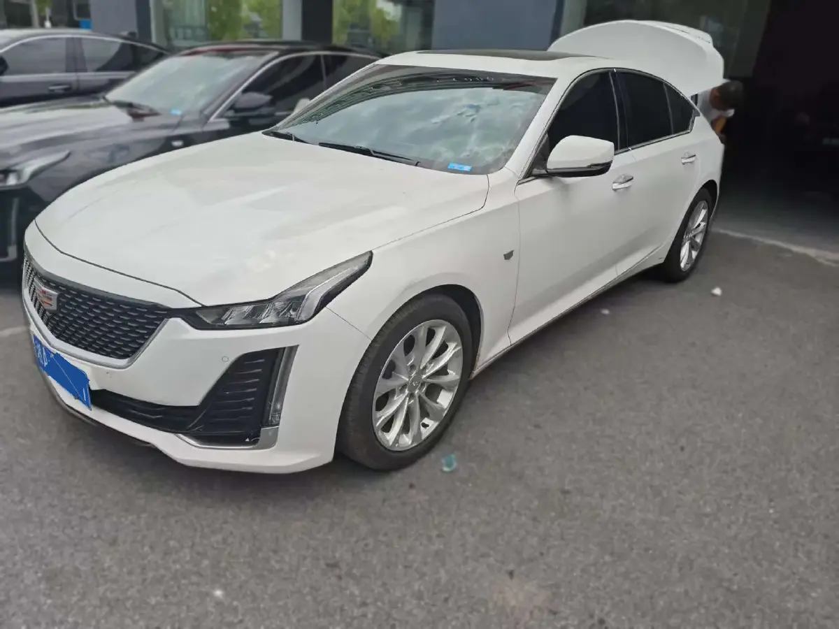 2022 Cadillac CT5 2.0T 237HP L4 10AT