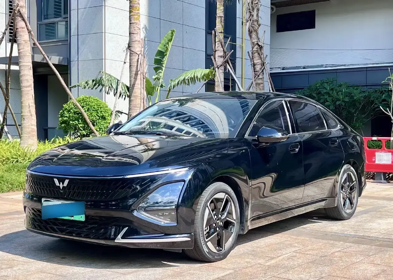 2023 WuLing XingGuang 1.5L 106HP L4 E-CVT PHEV 20.5KWH