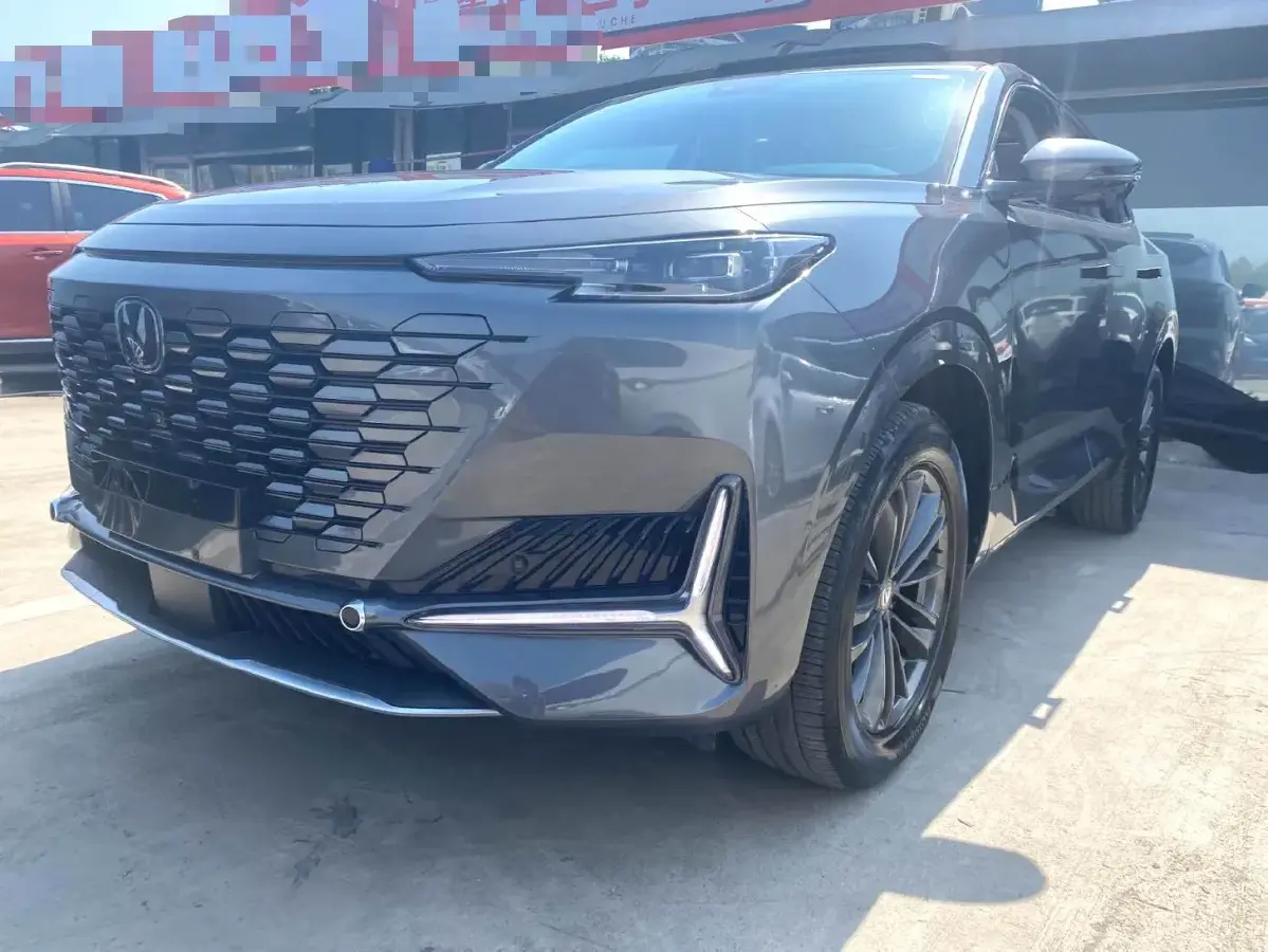 2021 ChangAn UNI-K 2.0T 233HP L4 8AT