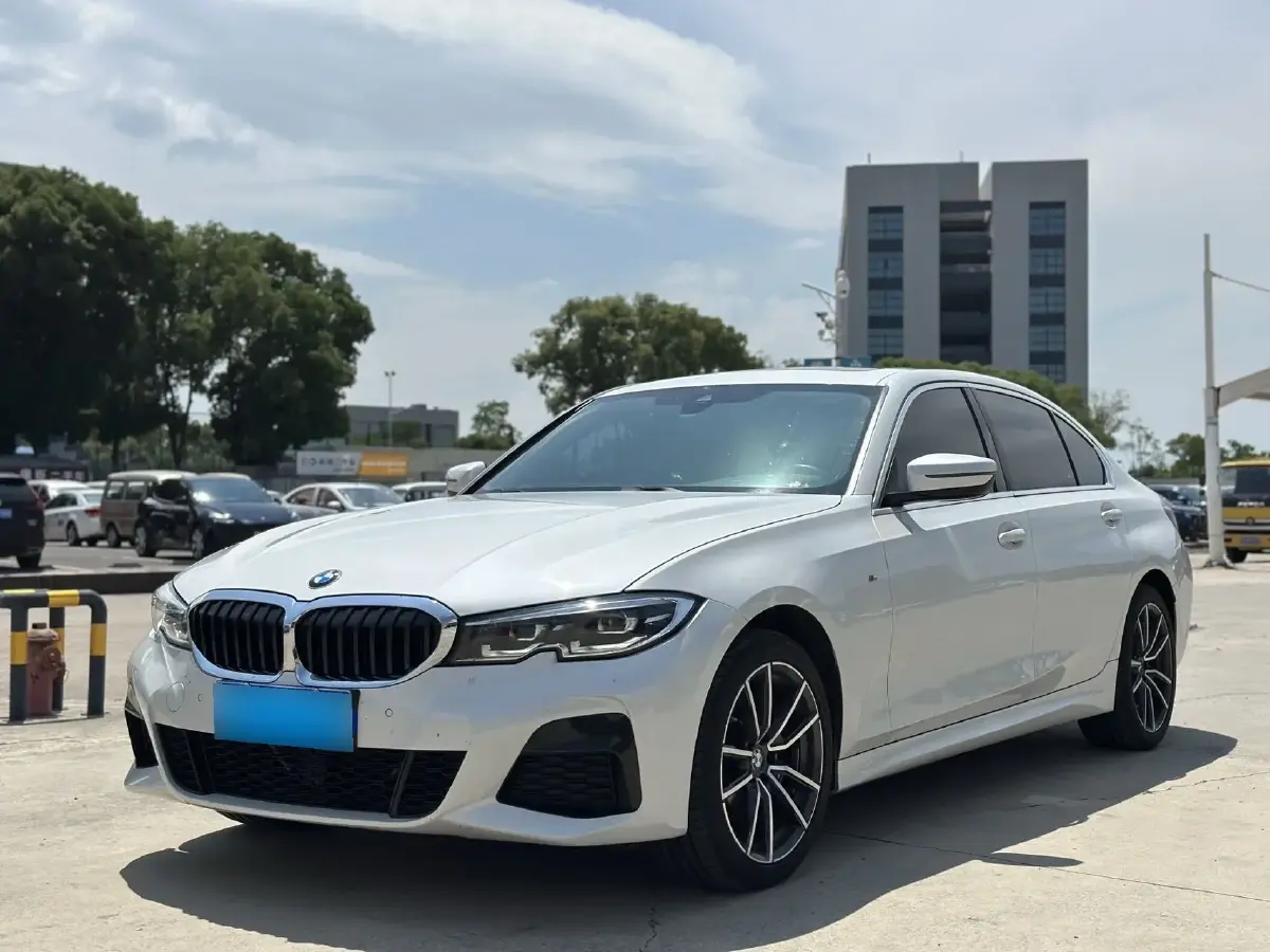 2022 BMW 3 Series 2.0T 184HP L4 8AT