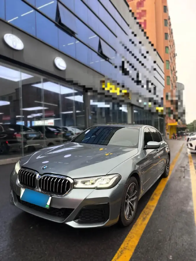 2022 BMW 5 Series 2.0T 184HP L4 8AT PHEV 17.7KWH