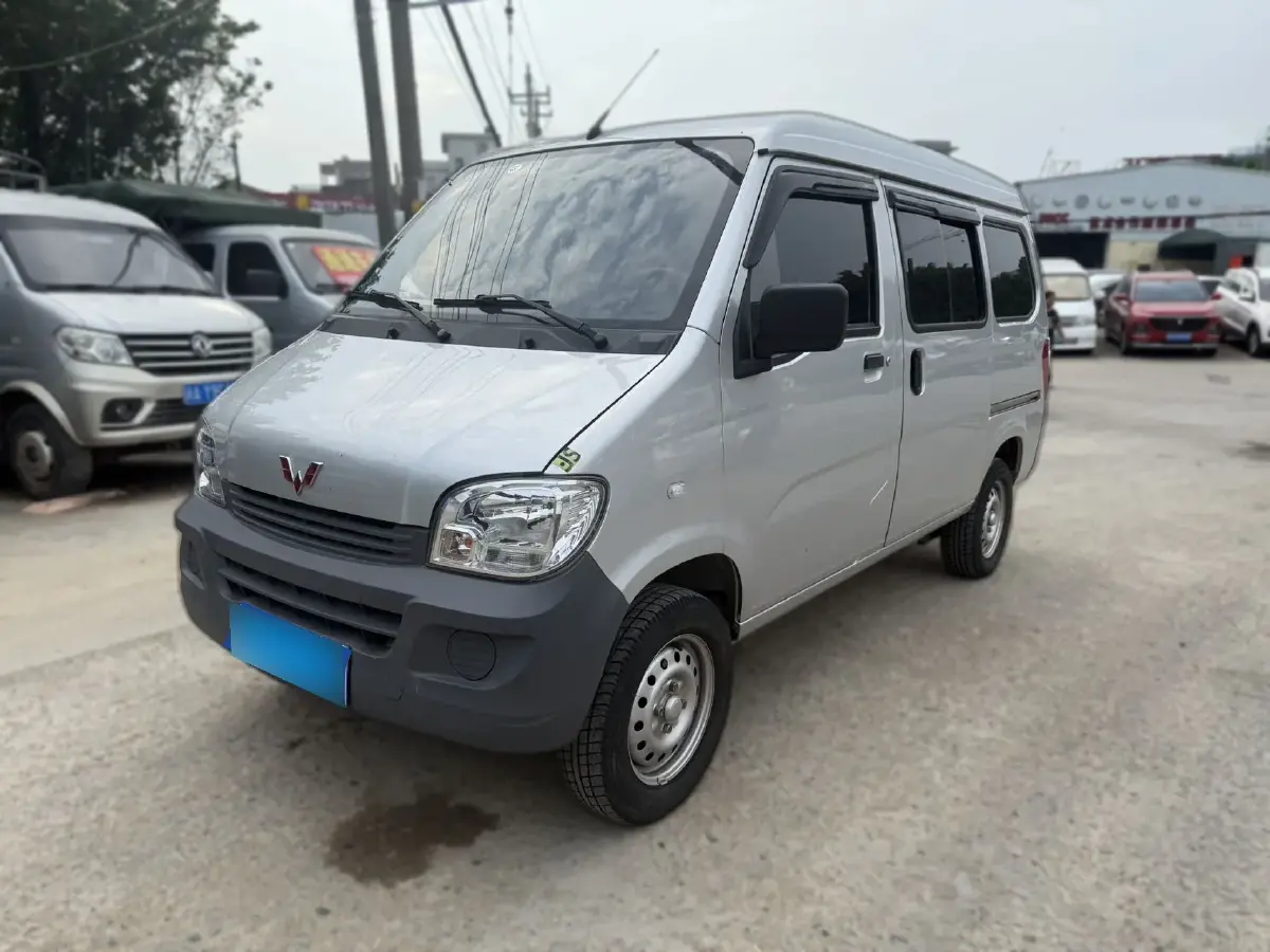 2020 WuLing ZhiGuang 1.2L 76HP L4 5MT