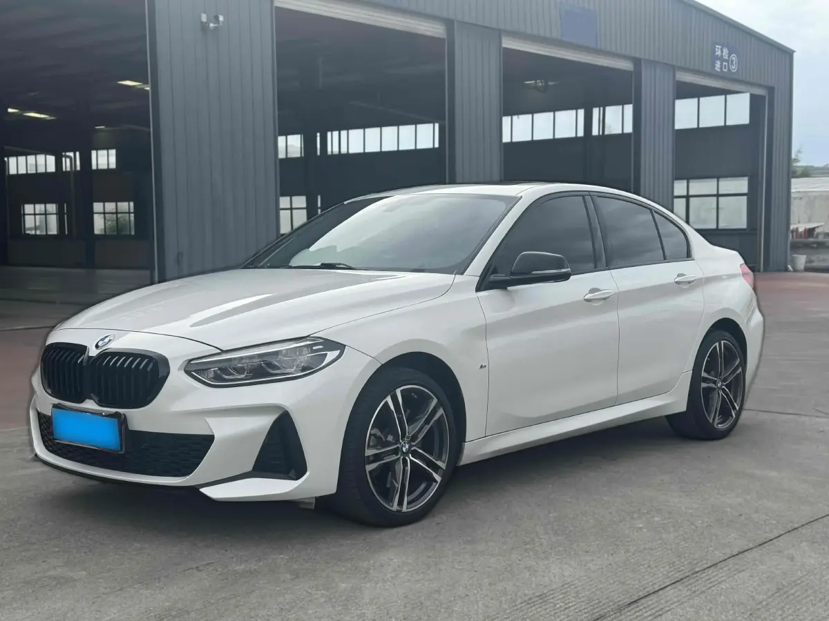 2022 BMW 1 Series 2.0T 192HP L4 7DCT