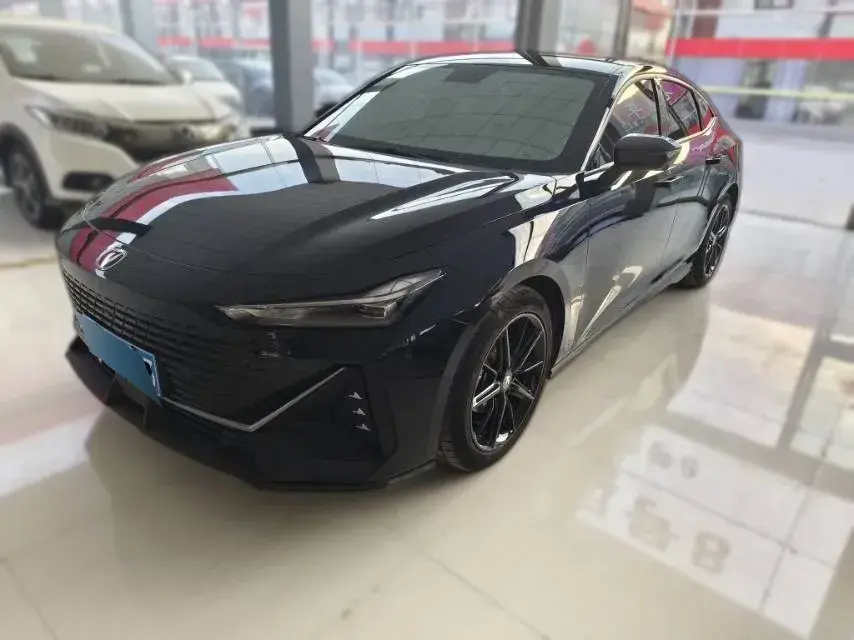 2022 ChangAn UNI-V 1.5T 188HP L4 7DCT