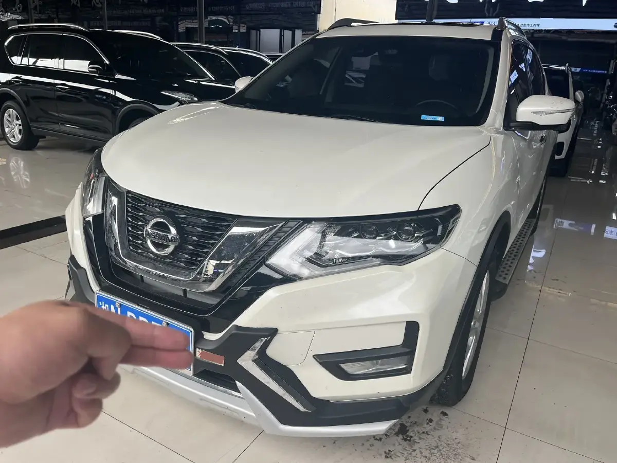 2022 Nissan X-Trail 2.0L 151HP L4 CVT
