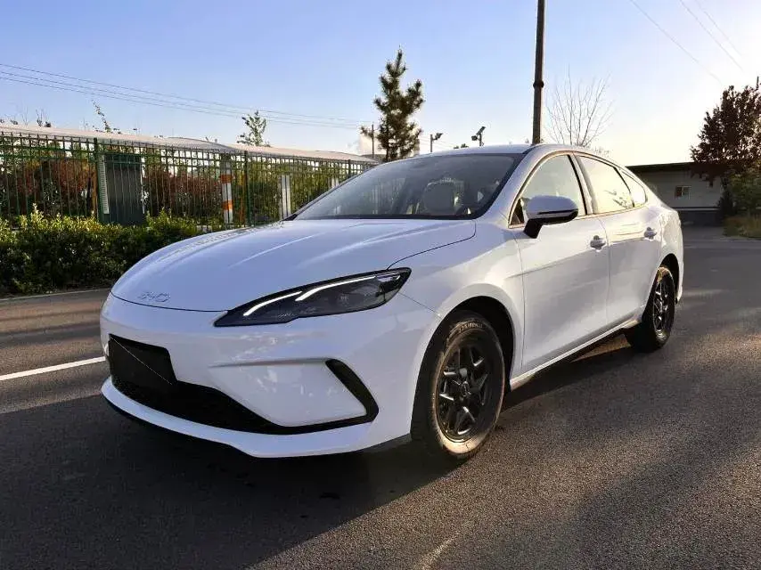 2025 BYD Seal05 DM-i 1.5L 101HP L4 E-CVT PHEV 7.68KWH