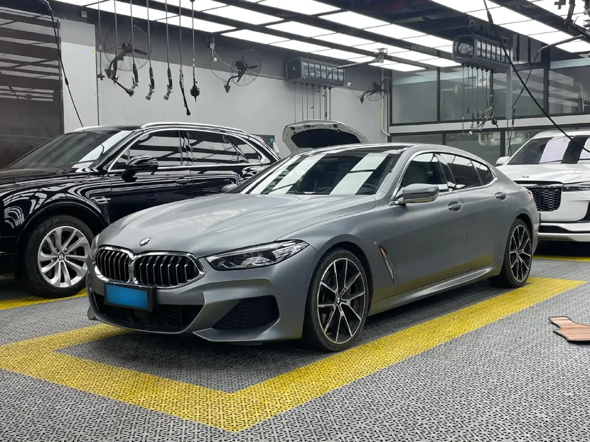 2022 BMW 8 Series 3.0T 333HP L6 8AT