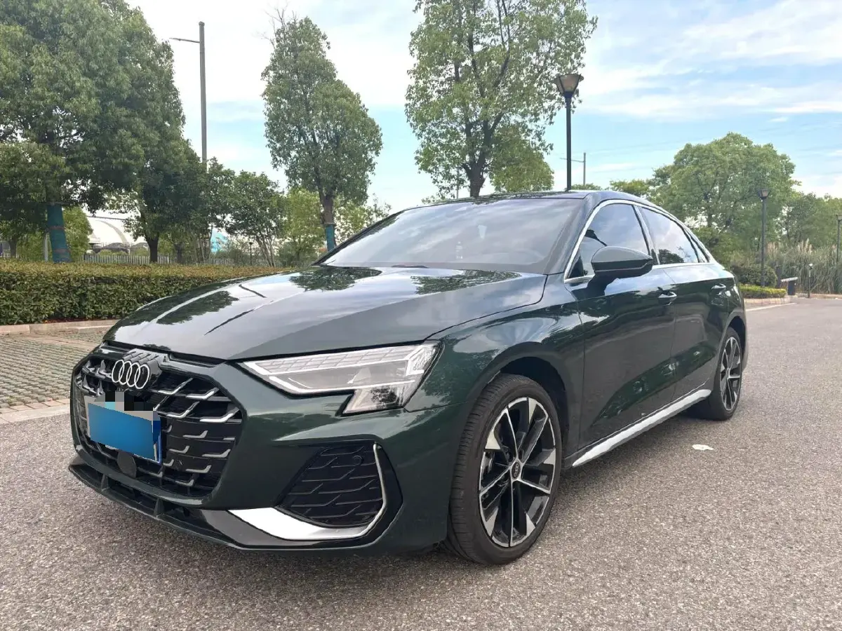 2025 Audi A3 1.5T 160HP L4 7DCT