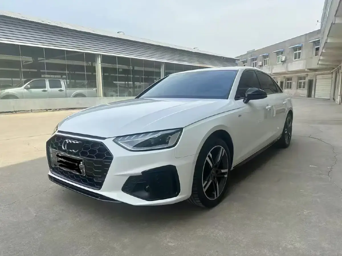 2022 Audi A4L 2.0T 190HP L4 7DCT