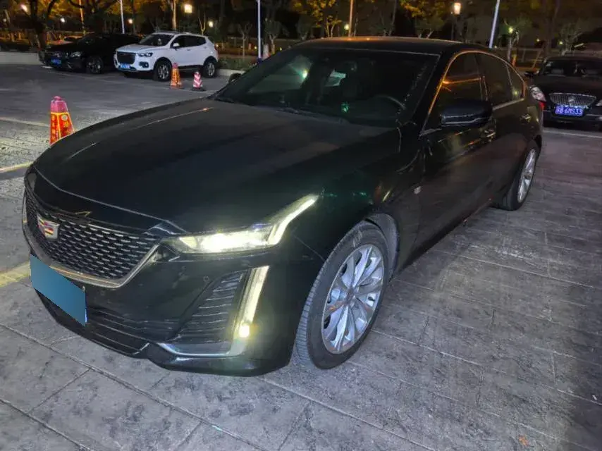 2022 Cadillac CT5 2.0T 237HP L4 10AT