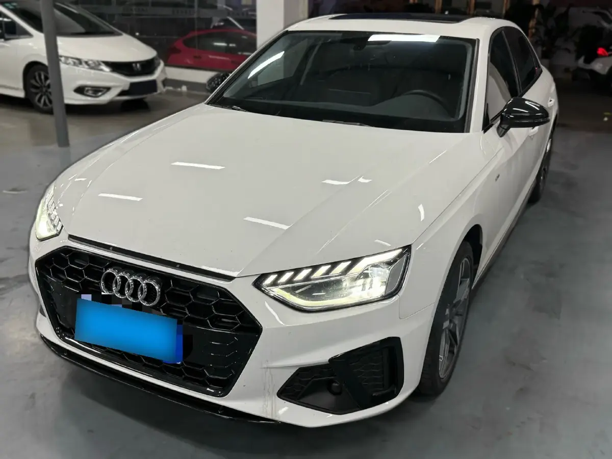 2022 Audi A4L 2.0T 190HP L4 7DCT