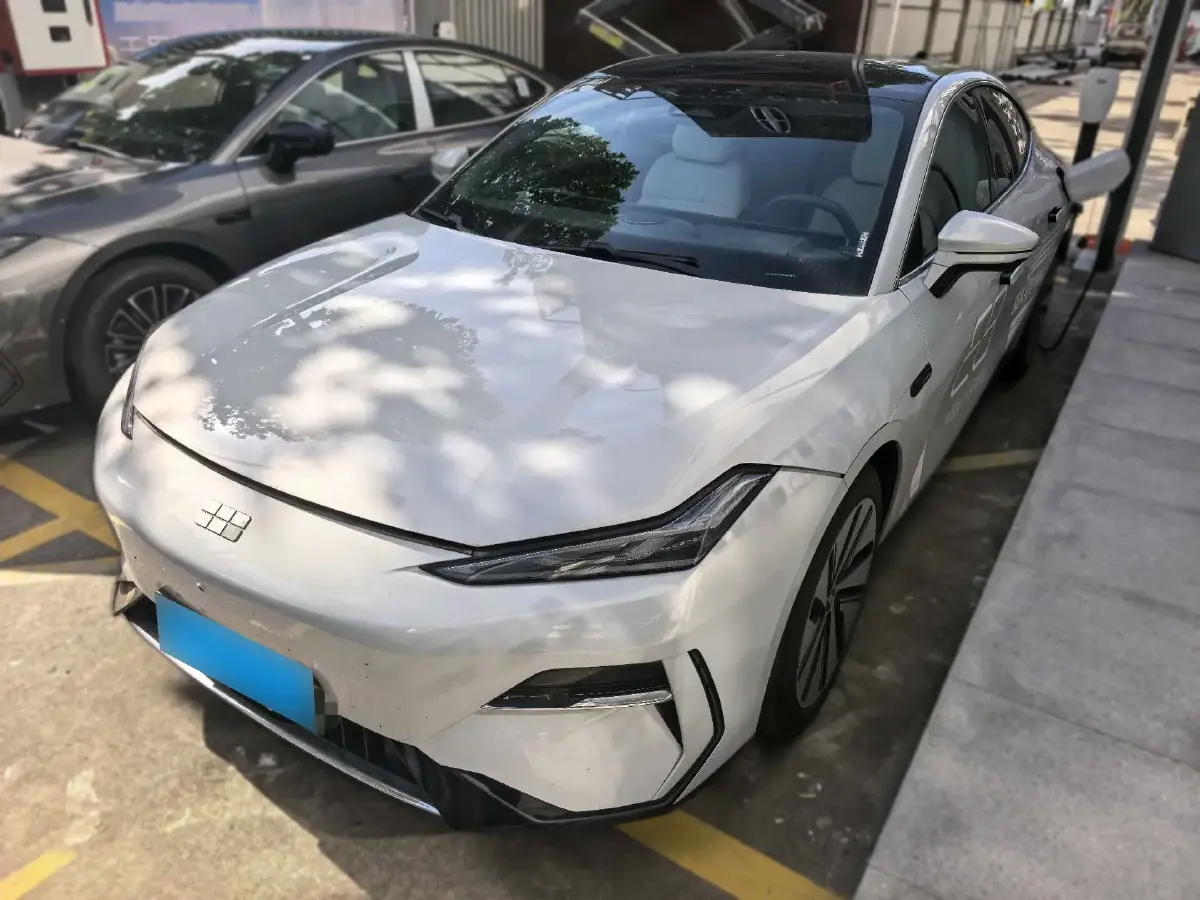 2024 Geely Galaxy E8 BEV 76KWH