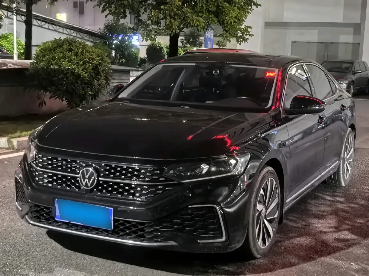 2022 Volkswagen Passat 2.0T 186HP L4 7DCT