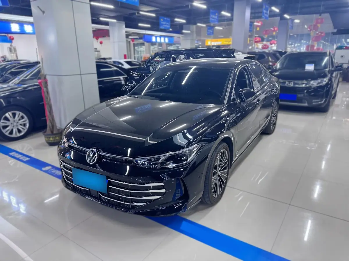 2025 Volkswagen Passat 2.0T 220HP L4 7DCT