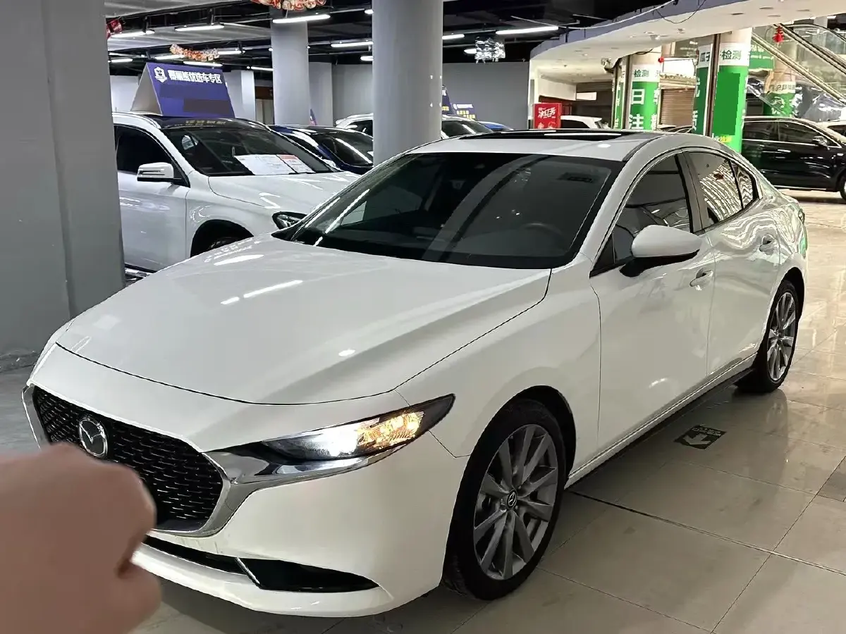 2022 Mazda 3 Axela 2.0L 158HP L4 6AT