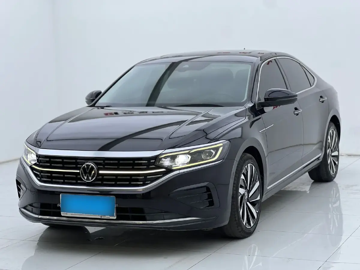 2022 Volkswagen Passat 2.0T 186HP L4 7DCT
