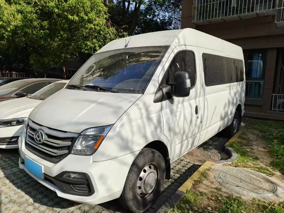 2024 MAXUS XinTu V80 2.0T 147HP L4 6MT