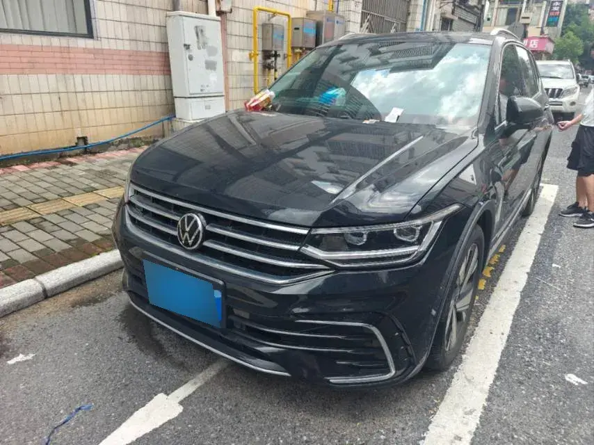 2023 Volkswagen Tiguan L 2.0T 186HP L4 7DCT