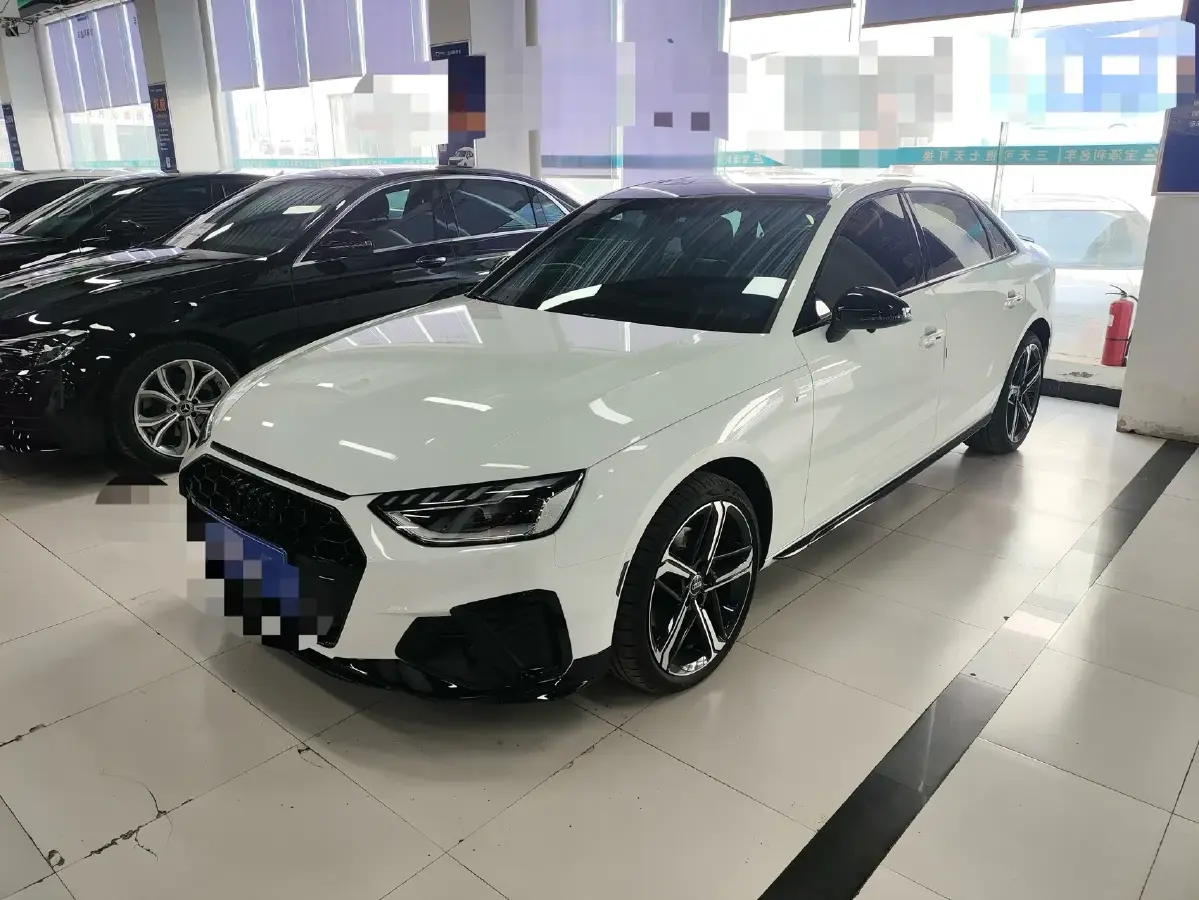 2024 Audi A4L 2.0T 190HP L4 7DCT