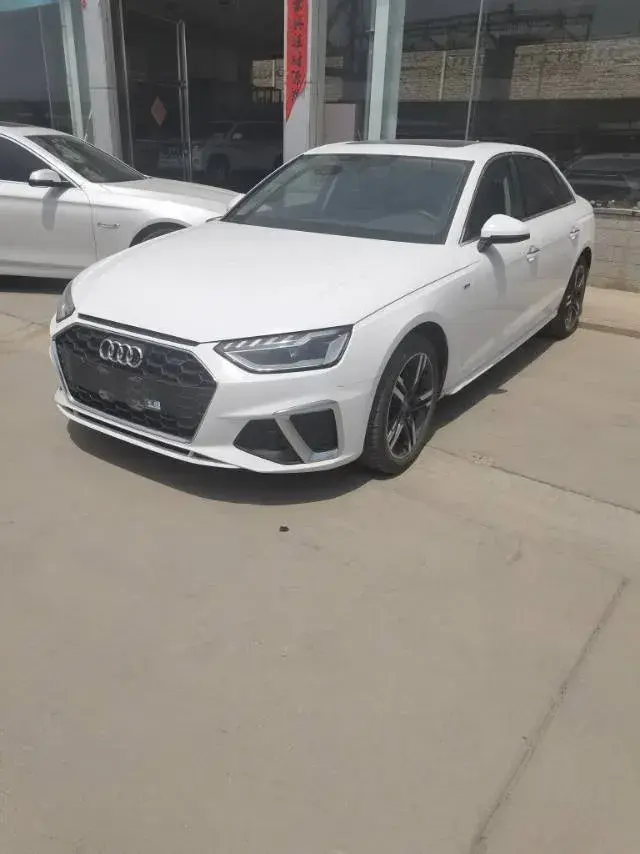 2022 Audi A4L 2.0T 190HP L4 7DCT