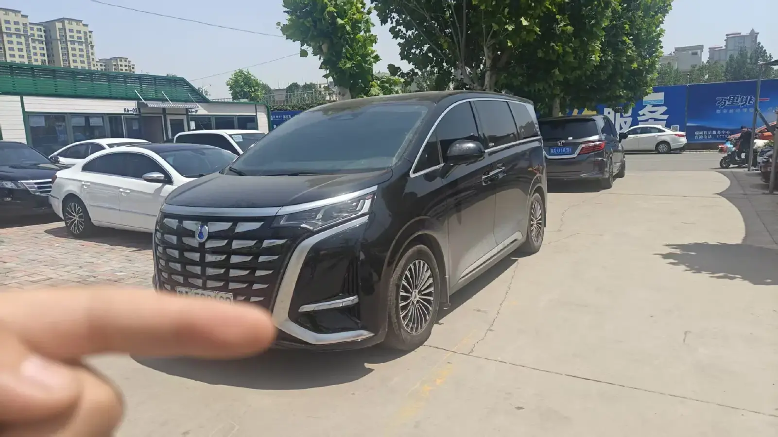 2022 Denza D9 1.5T 139HP L4 E-CVT PHEV 40.06KWH