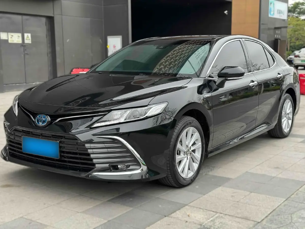 2021 Toyota Camry 2.5L 178HP L4 E-CVT Hybrid