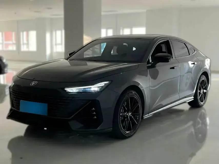 2023 ChangAn UNI-V iDD 1.5T 170HP L4 6TCT PHEV 18.4KWH