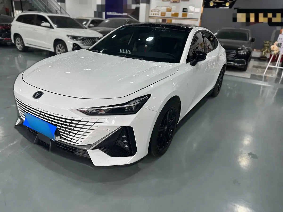 2022 ChangAn UNI-V 1.5T 188HP L4 7DCT