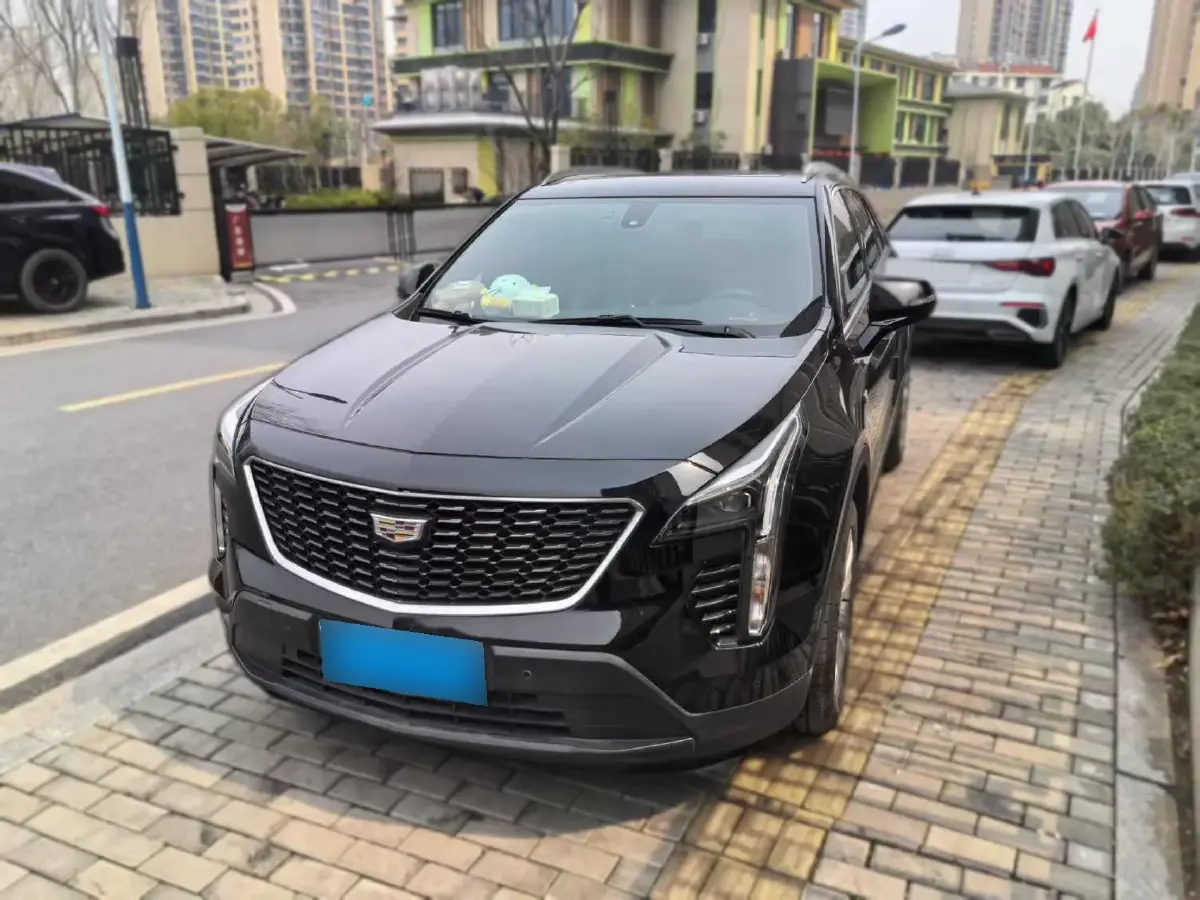 2022 Cadillac XT4 2.0T 237HP L4 9AT