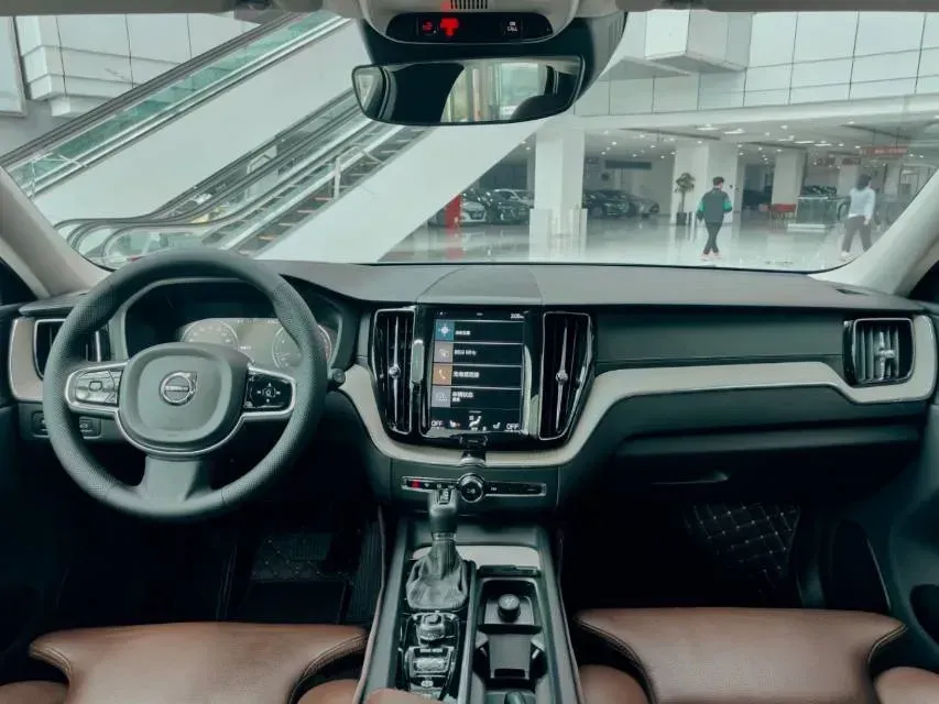 2020 Volvo XC60 2.0T 254HP L4 8AT,autocango,china used car exporter,china ev exporter,chinese used car exporter,chinese used ev exporter