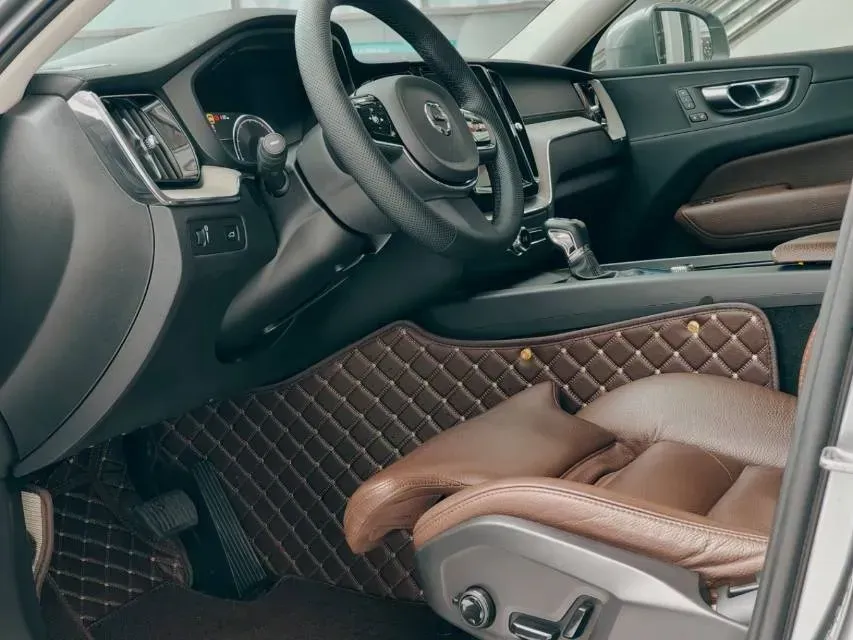 2020 Volvo XC60 2.0T 254HP L4 8AT,autocango,china used car exporter,china ev exporter,chinese used car exporter,chinese used ev exporter