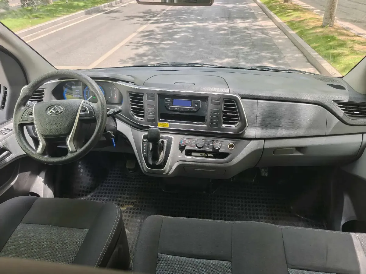 2023 MAXUS XinTu EV80 BEV 51.5KWH,autocango,china used car exporter,china ev exporter,chinese used car exporter,chinese used ev exporter