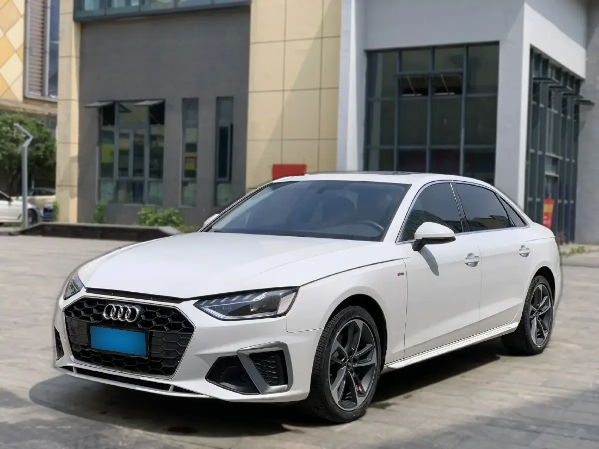 2022 Audi A4L 2.0T 190HP L4 7DCT