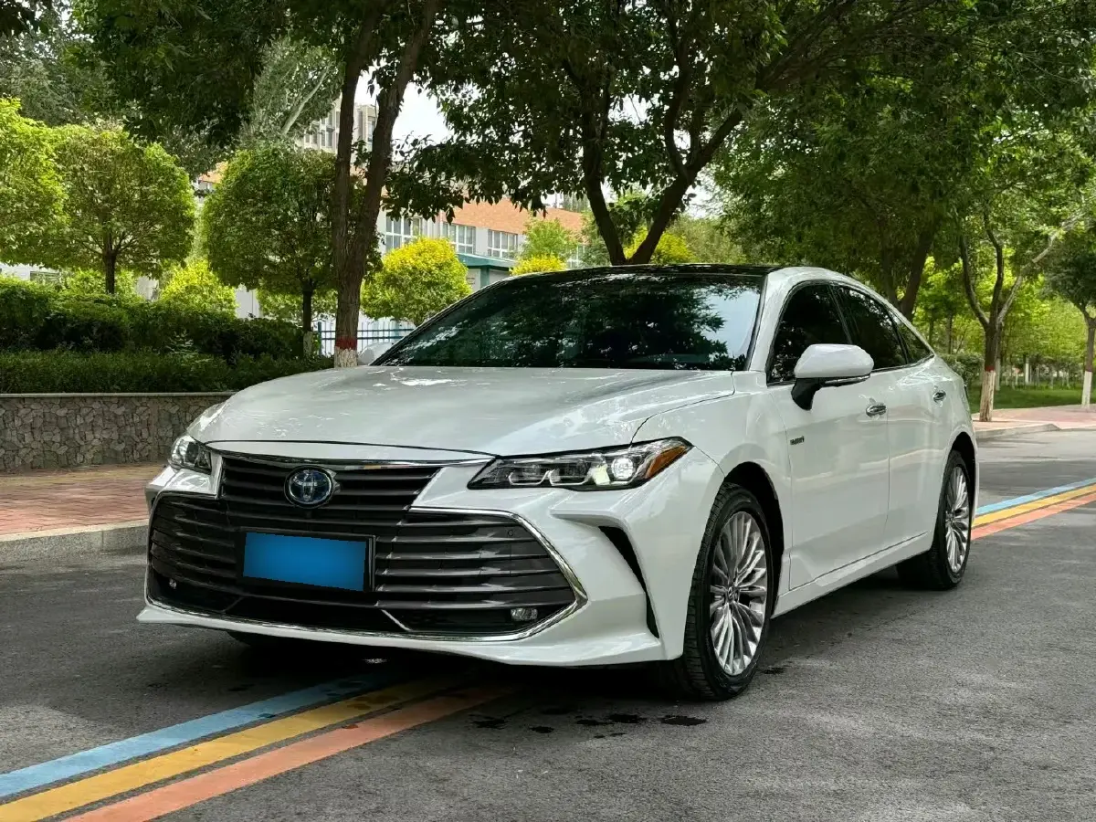 2019 Toyota Avalon 2.5L 178HP L4 E-CVT Hybrid