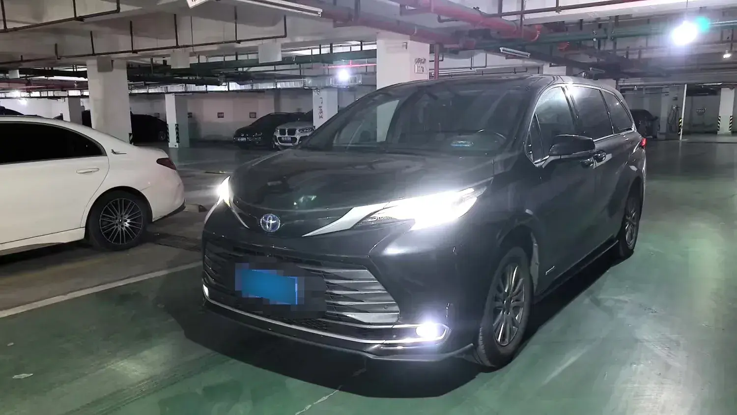 2023 Toyota Sienna 2.5L 189HP L4 E-CVT Hybrid