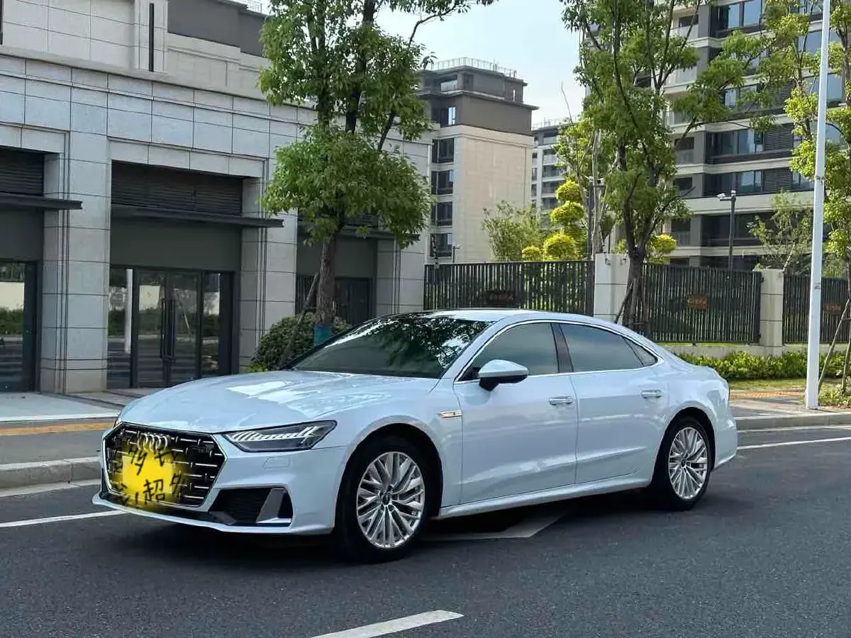 2022 Audi A7L 2.0T 245HP L4 7DCT
