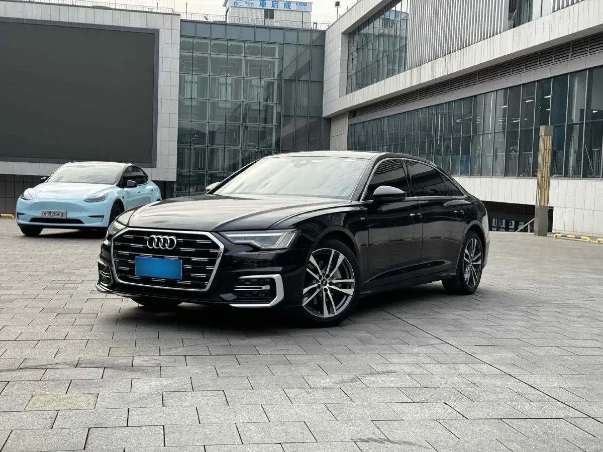 2022 Audi A6L 2.0T 190HP L4 7DCT