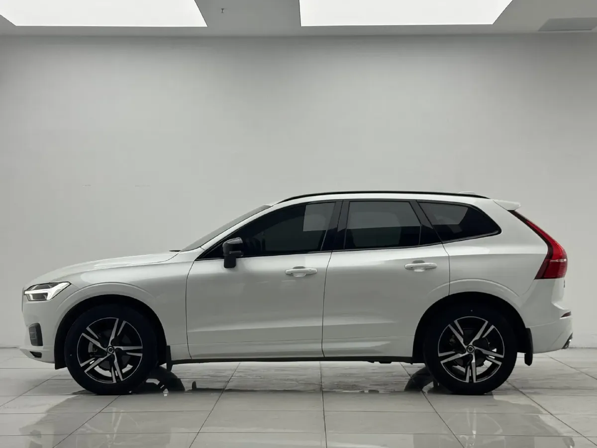 2020 Volvo XC60 2.0T 254HP L4 8AT,autocango,china used car exporter,china ev exporter,chinese used car exporter,chinese used ev exporter