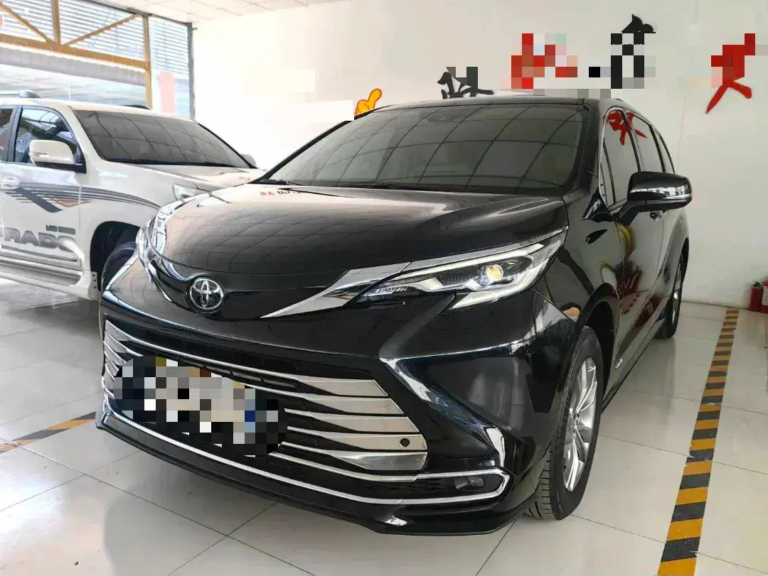 2024 Toyota Sienna 2.5L 189HP L4 E-CVT Hybrid