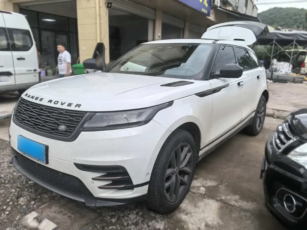 2024 Land Rover Range Rover Velar 2.0T 250HP L4 8AT