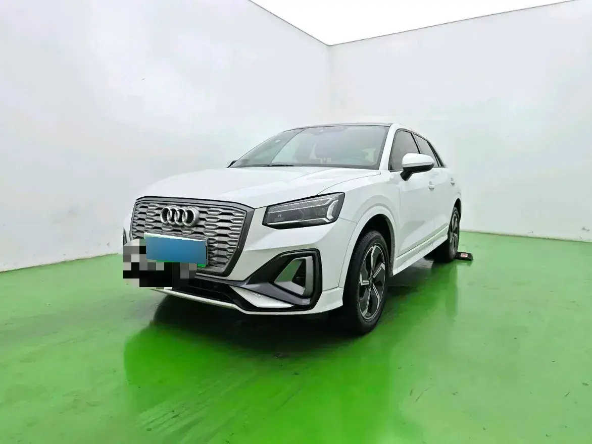 2022 Audi Q2L e-tron BEV 44.1KWH