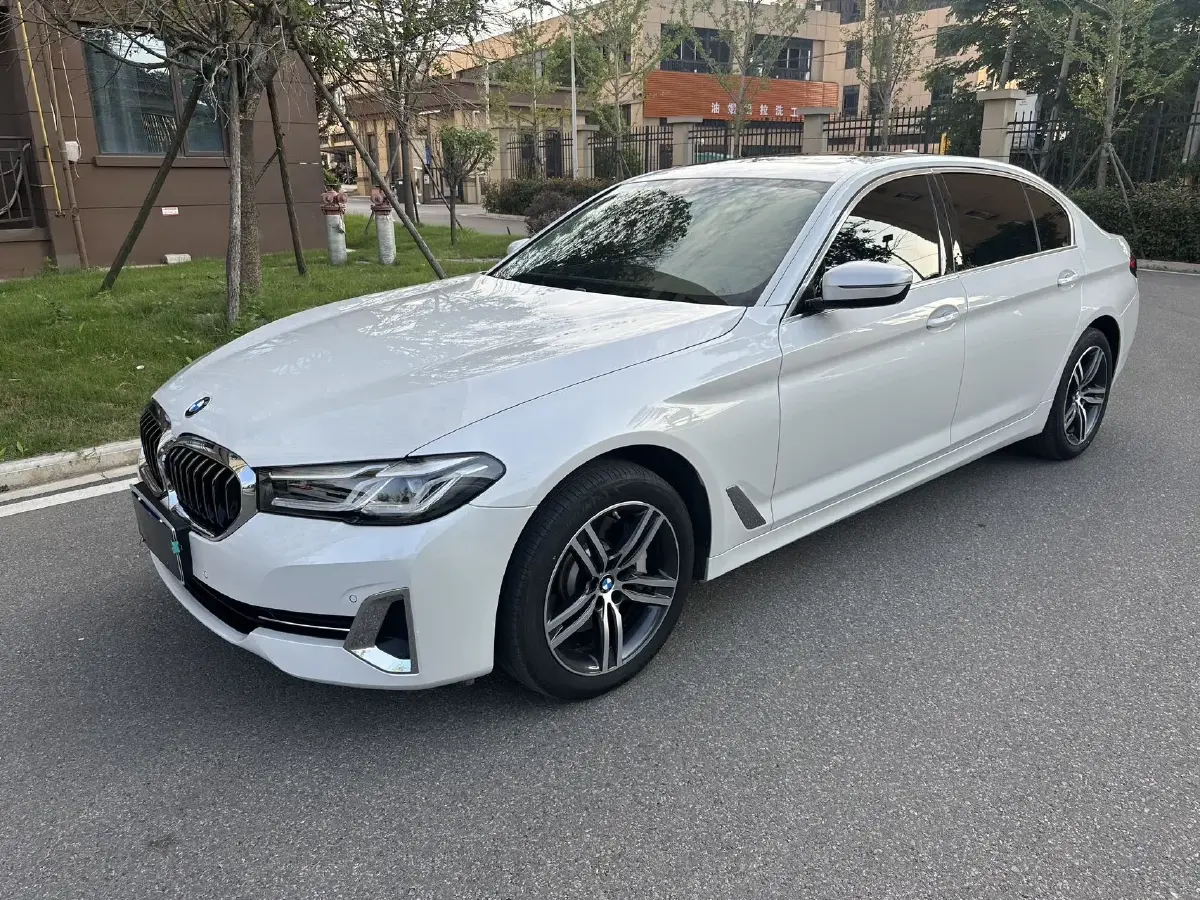 2023 BMW 5 Series 2.0T 245HP L4 8AT