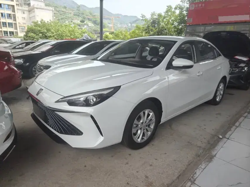 2023 Roewe i5 1.5L 129HP L4 CVT