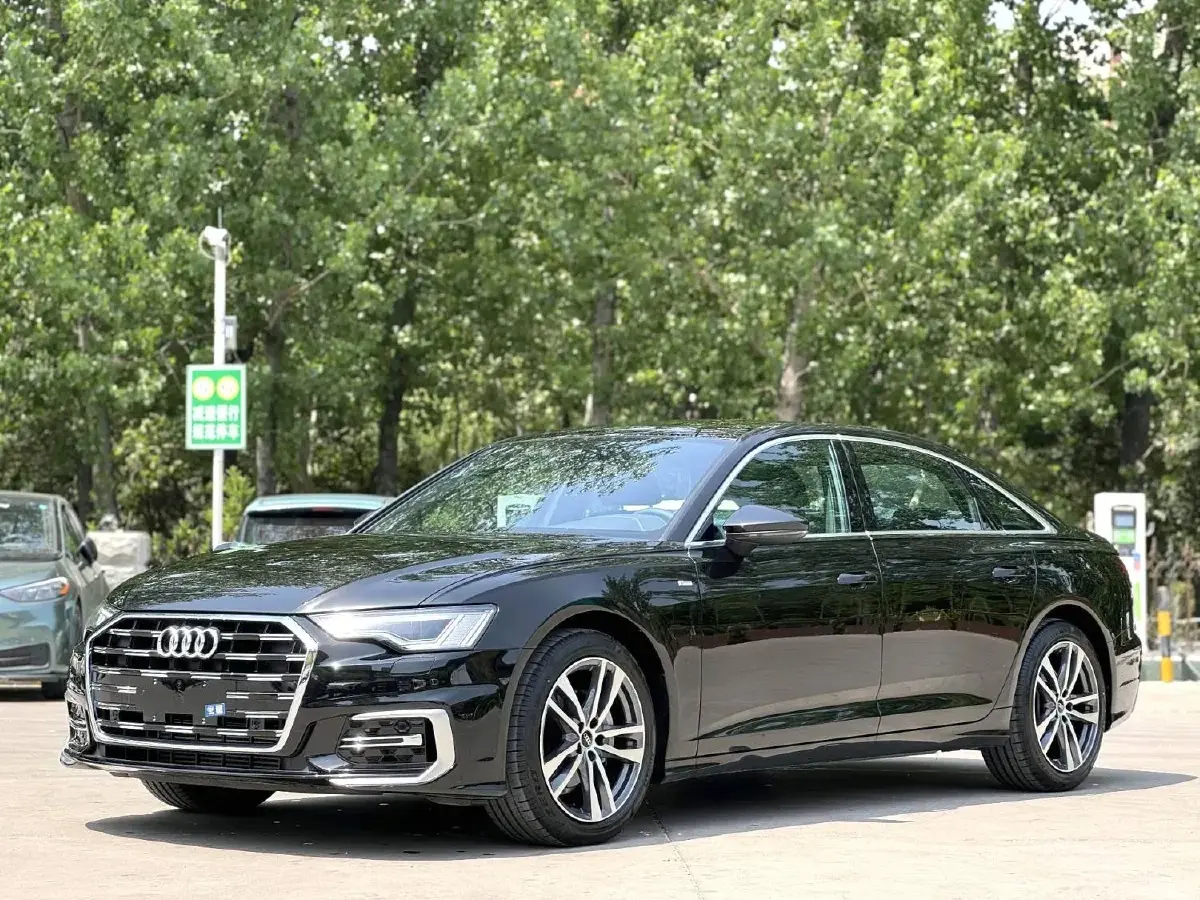 2023 Audi A6L 2.0T 190HP L4 7DCT