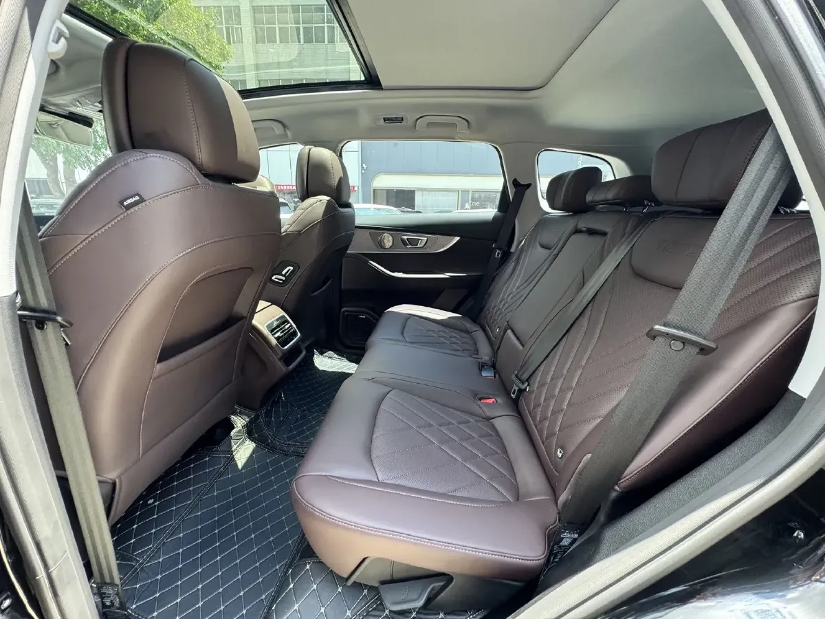 2025 Chery Tiggo 8 PRO 1.6T 197HP L4 7DCT,autocango,china used car exporter,china ev exporter,chinese used car exporter,chinese used ev exporter