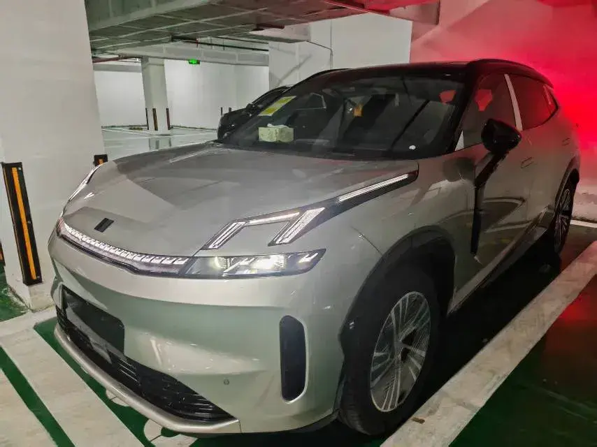 2025 LYNK&CO 08 EM-P 1.5T 163HP L4 3DHT PHEV 39.6/39.8KWH